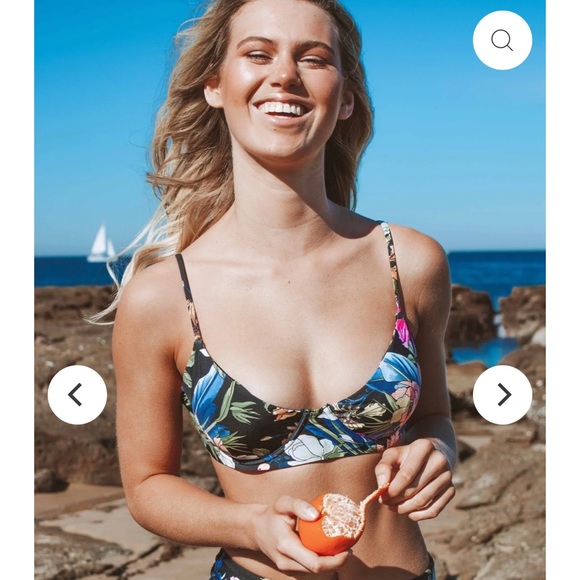 NWT Pinkcolada Tropez Bikini Top in Night Floral - Picture 2 of 8